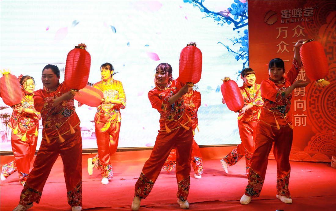 博物館舞蹈2.jpg 博物館舞蹈2.jpg